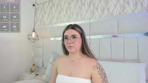 Snapshot of im_dalhia chatting on December 2024 08:39:01 PM DAHLIA online show from December 2024 08:39:01 PM