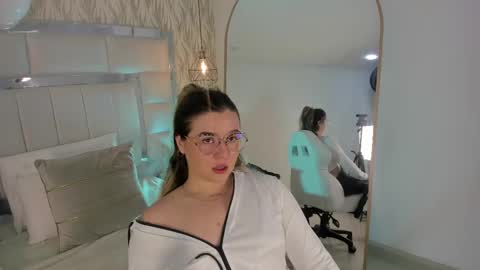 Snapshot of im_dalhia chatting on September 2025 09:27:02 PM DAHLIA online show from September 2025 09:27:02 PM