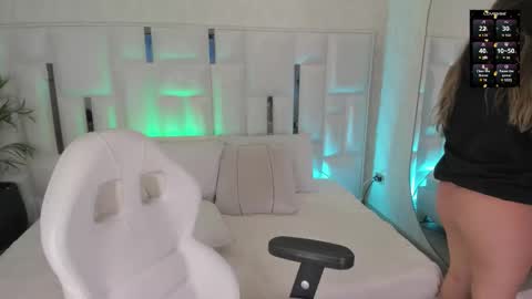 Snapshot of im_dalhia chatting on October 2025 08:41:01 PM DAHLIA online show from October 2025 08:41:01 PM