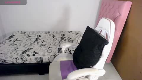 im_david01 online show from May 2026 10:25:02 PM