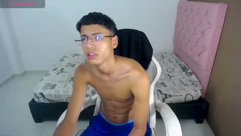 im_david01 online show from May 2026 12:27:02 AM