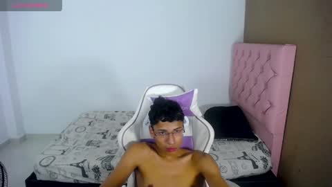 im_david01 online show from May 2026 11:54:01 PM