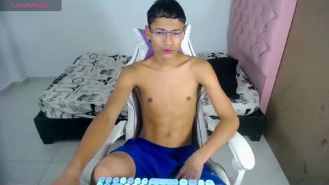 im_david01 online show from May 2026 09:31:02 PM