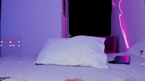 Snapshot of im_eli1 chatting on January 2025 05:00:02 AM Eli online show from January 2025 05:00:02 AM