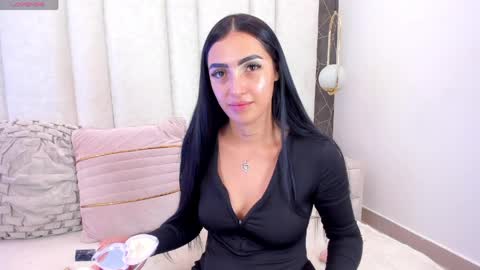 im_isabella1 online show from April 2026 05:16:01 AM