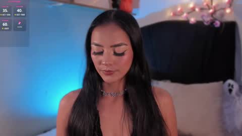 Snapshot of im_isabellaa chatting on November 2025 12:02:01 AM Isa online show from November 2025 12:02:01 AM