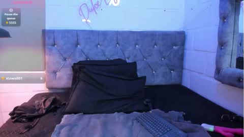 Mia online show from March 2026 05:41:02 PM