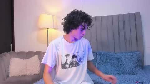 Snapshot of im_perseo_ chatting on December 2025 07:51:01 PM Perseo - Help me with 50 thumbs up online show from December 2025 07:51:01 PM