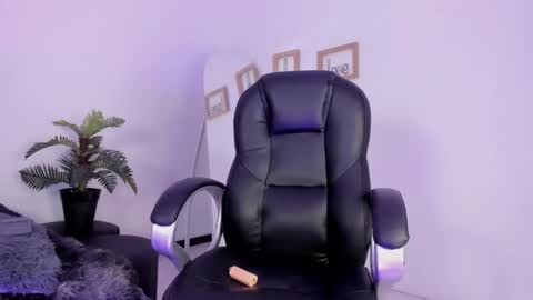 Snapshot of im_ralff chatting on February 2026 08:30:01 PM RALF online show from February 2026 08:30:01 PM