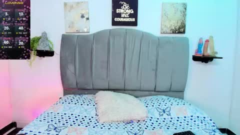 im_riley_ online show from May 2026 07:00:02 PM