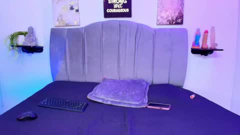 im_riley_ online show from June 2026 07:23:01 PM