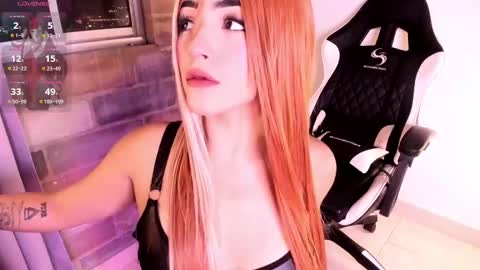 Snapshot of im_scarlet2 chatting on October 2025 12:43:02 AM Scarlet  online show from October 2025 12:43:02 AM