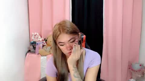 Snapshot of im_yourfairyannaxx chatting on December 2025 03:02:01 AM im_yourfairyannaxx online show from December 2025 03:02:01 AM