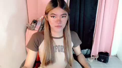 Snapshot of im_yourfairyannaxx chatting on April 2026 12:06:01 AM im_yourfairyannaxx online show from April 2026 12:06:01 AM