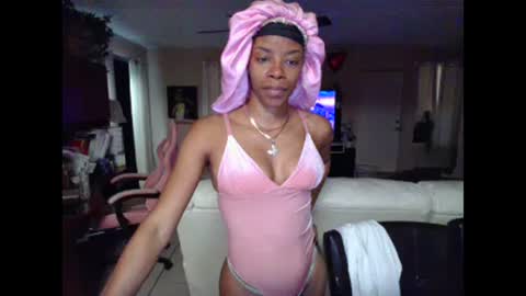 Snapshot of iman_love chatting on February 2025 09:58:01 PM iman_love online show from February 2025 09:58:01 PM