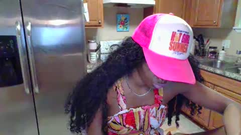 Snapshot of iman_love chatting on September 2025 09:48:01 PM iman_love online show from September 2025 09:48:01 PM