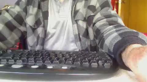 Snapshot of imaussiechris chatting on October 2025 10:00:02 PM Aussie Guy online show from October 2025 10:00:02 PM