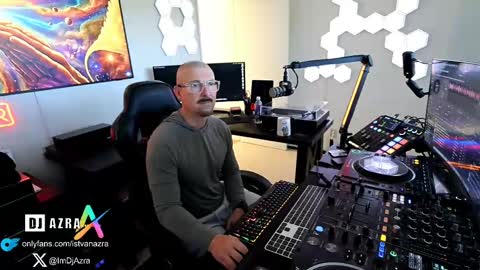 Snapshot of imdjazra chatting on February 2025 04:48:01 PM DJ Azra online show from February 2025 04:48:01 PM