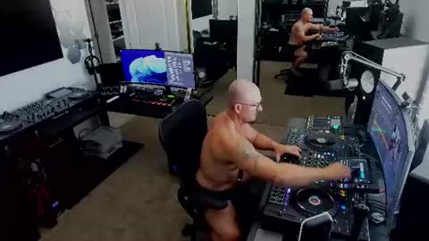 DJ Azra online show from June 2026 08:33:02 PM