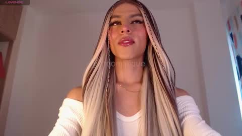     online show from October 2025 01:15:02 PM