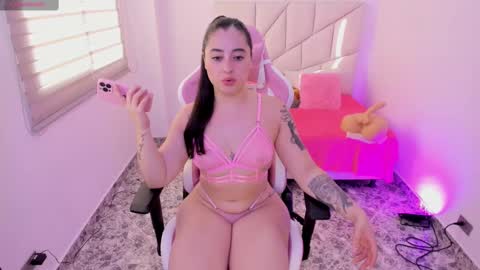  independient model online show from October 2025 12:16:02 PM