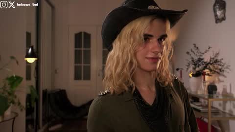 sasha hethey online show from October 2025 10:21:01 PM