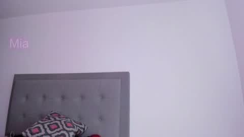Snapshot of immia_rosse chatting on February 2025 01:44:01 AM mia --------- COL TIME online show from February 2025 01:44:01 AM