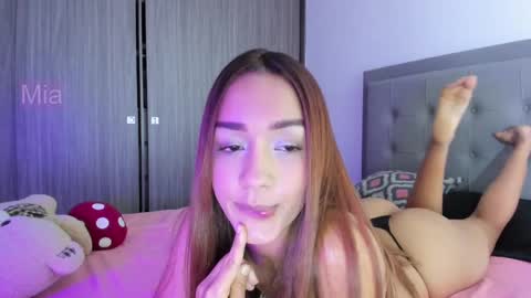 Snapshot of immia_rosse chatting on February 2025 01:18:02 AM mia --------- COL TIME online show from February 2025 01:18:02 AM