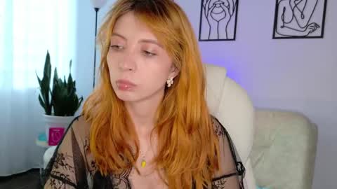 Sienna online show from October 2025 09:23:02 PM