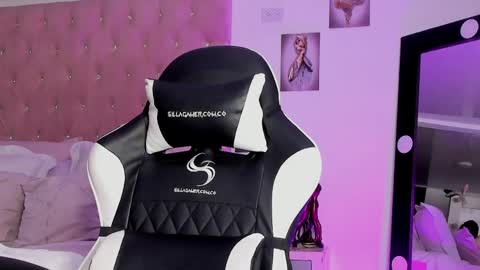 imtami04 online show from May 2026 09:21:01 PM