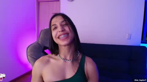 Snapshot of imtaylor__ chatting on October 2025 11:50:04 PM TAYLOR online show from October 2025 11:50:04 PM