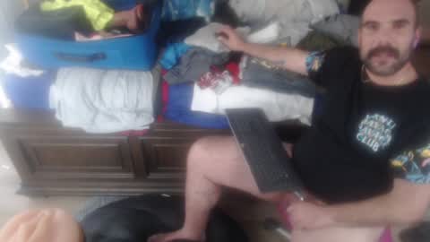 I use to be imeverythingandnothing online show from December 2024 08:00:01 PM