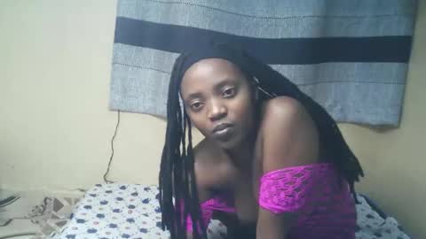 Snapshot of imyour_girl chatting on November 2025 01:18:02 AM Im sonny online show from November 2025 01:18:02 AM