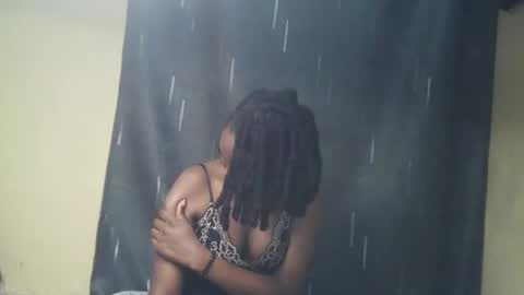 Snapshot of imyour_girl chatting on November 2025 06:34:02 PM Im sonny online show from November 2025 06:34:02 PM