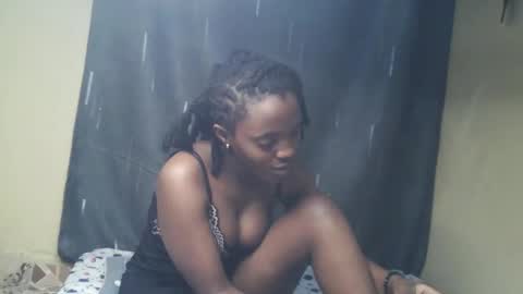 Snapshot of imyour_girl chatting on November 2025 07:35:01 PM Im sonny online show from November 2025 07:35:01 PM