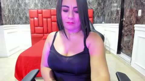 Snapshot of imyourdirtymilf chatting on October 2025 01:20:02 PM Karina online show from October 2025 01:20:02 PM