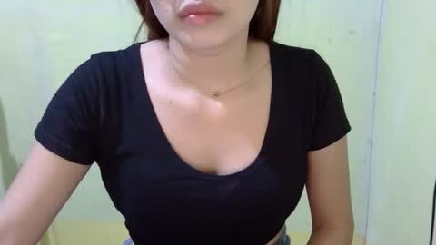 Snapshot of imyourgirl_vanessa26 chatting on December 2025 06:13:02 PM Im sad because im lonely wish help me here online show from December 2025 06:13:02 PM