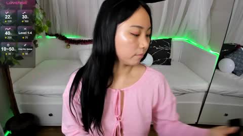 Snapshot of inari__okami chatting on December 2024 09:01:02 AM INARI online show from December 2024 09:01:02 AM