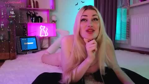 Snapshot of inchcaser chatting on October 2025 10:12:02 PM Dina Help me reach 100 likes online show from October 2025 10:12:02 PM