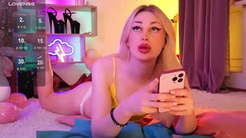  Dina  Help me reach 100 likes  online show from April 2026 08:36:02 PM