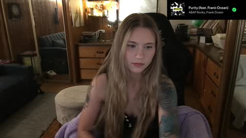 Snapshot of incognitoqueen chatting on December 2024 03:20:01 AM Carter online show from December 2024 03:20:01 AM