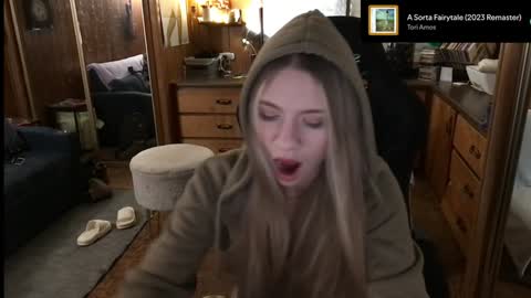 Snapshot of incognitoqueen chatting on December 2024 03:49:02 AM Carter online show from December 2024 03:49:02 AM