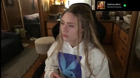 Snapshot of incognitoqueen chatting on December 2024 04:58:02 AM Carter online show from December 2024 04:58:02 AM