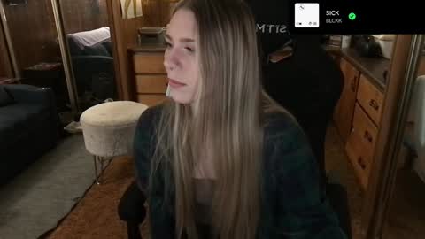 Snapshot of incognitoqueen chatting on December 2024 12:32:02 AM Carter online show from December 2024 12:32:02 AM