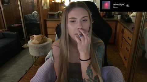 Snapshot of incognitoqueen chatting on December 2024 06:37:02 AM Carter online show from December 2024 06:37:02 AM