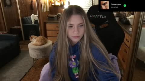 Snapshot of incognitoqueen chatting on January 2025 08:00:02 AM Carter online show from January 2025 08:00:02 AM