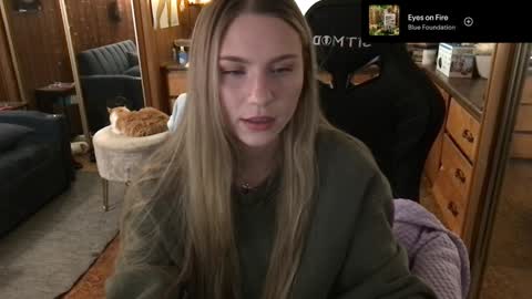 Snapshot of incognitoqueen chatting on January 2025 03:43:01 AM Carter online show from January 2025 03:43:01 AM