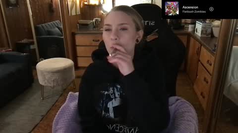 Snapshot of incognitoqueen chatting on January 2025 05:08:01 AM Carter online show from January 2025 05:08:01 AM