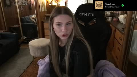 Snapshot of incognitoqueen chatting on February 2025 07:41:01 AM Carter online show from February 2025 07:41:01 AM