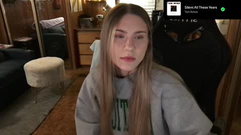 Snapshot of incognitoqueen chatting on February 2025 03:18:02 AM Carter online show from February 2025 03:18:02 AM